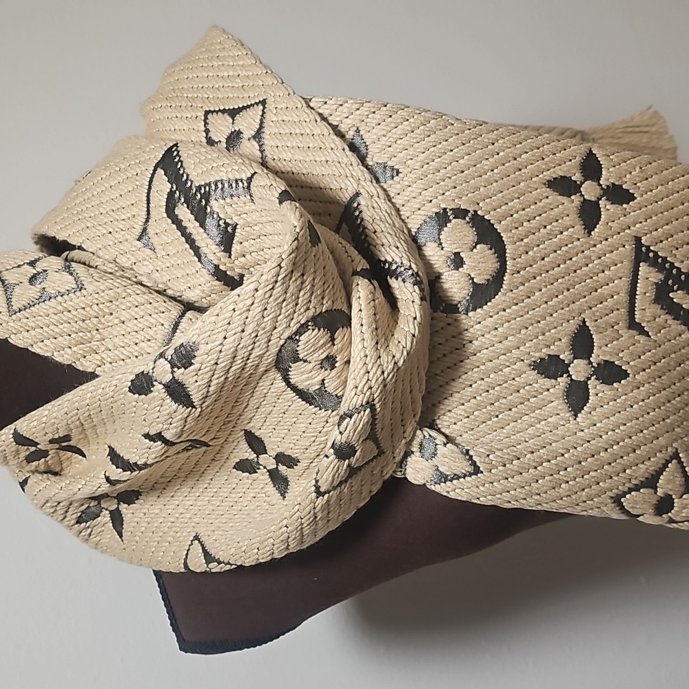 Louis Vuitton Tan Monogram Scarf - Picture 2 of 3